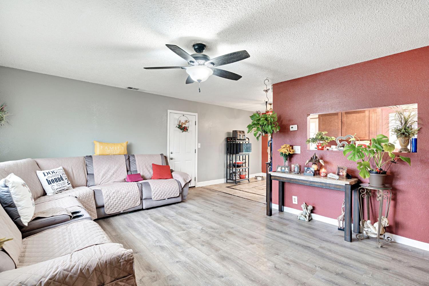 5658 E Bernadine, Fresno, CA 93727