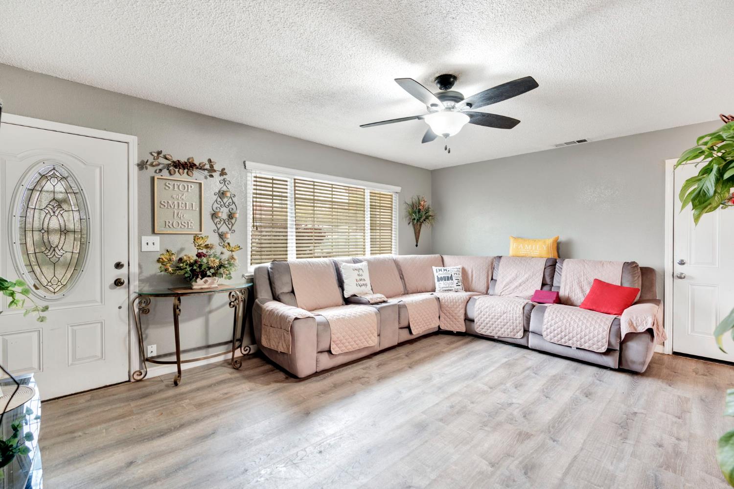 5658 E Bernadine, Fresno, CA 93727