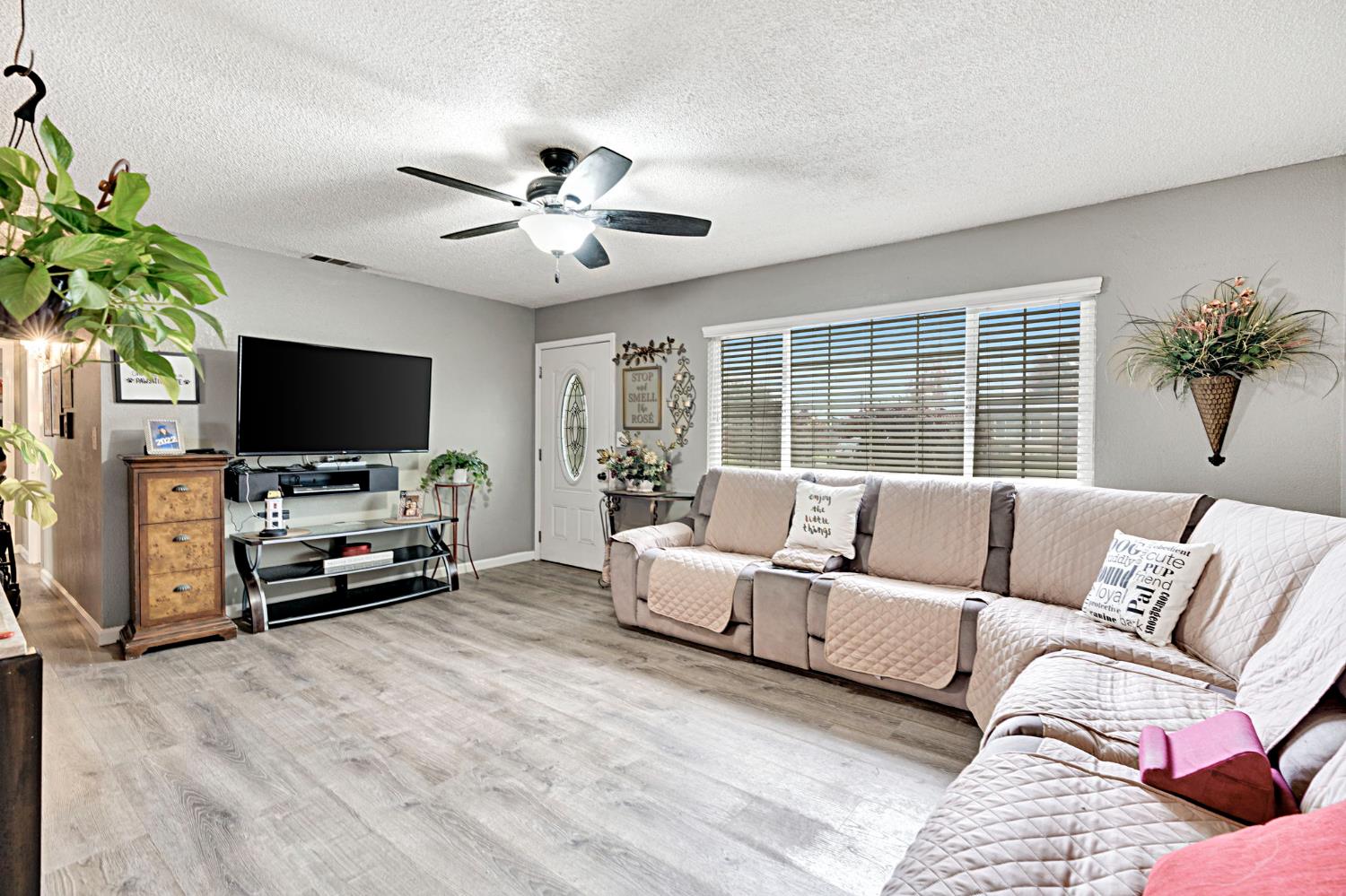 5658 E Bernadine, Fresno, CA 93727