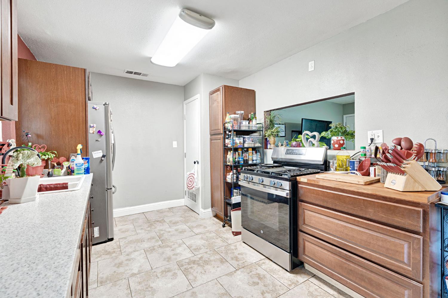 5658 E Bernadine, Fresno, CA 93727