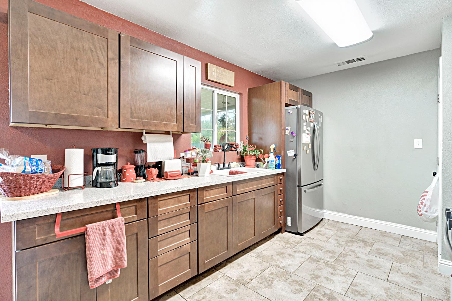 5658 E Bernadine, Fresno, CA 93727