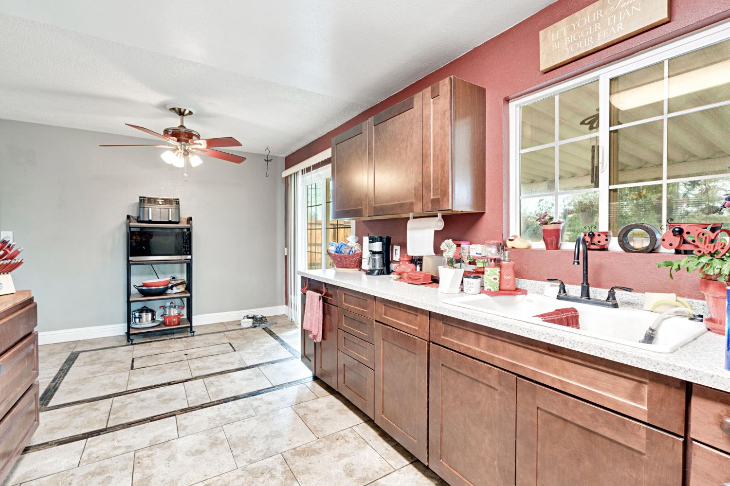 5658 E Bernadine, Fresno, CA 93727