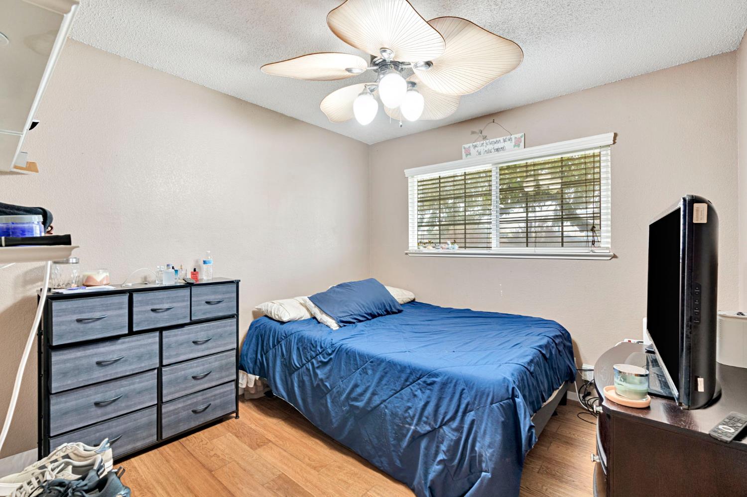 5658 E Bernadine, Fresno, CA 93727