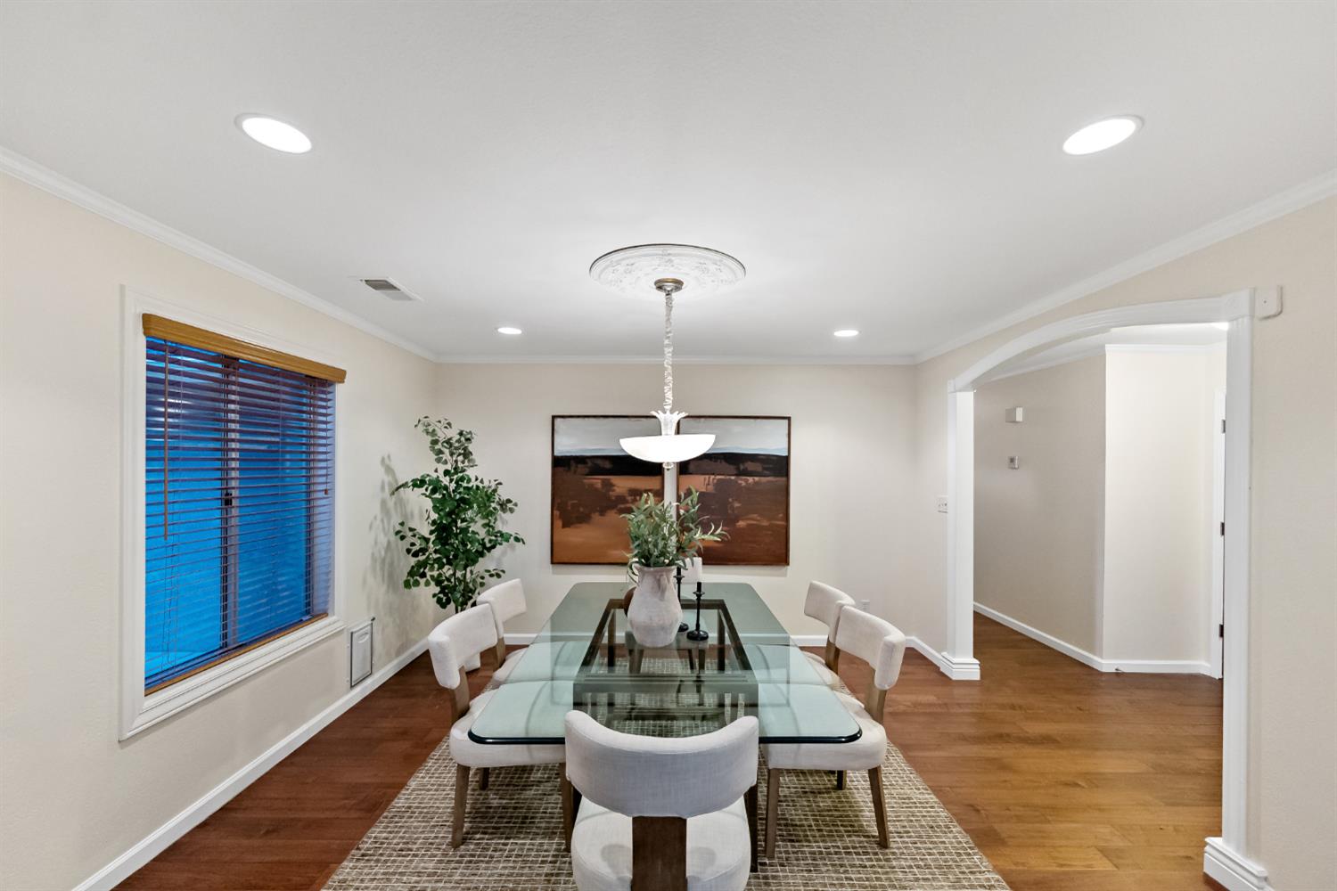 304 E Omaha Ave, Fresno, CA 93720