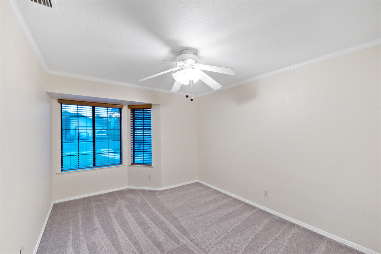 304 E Omaha Ave, Fresno, CA 93720