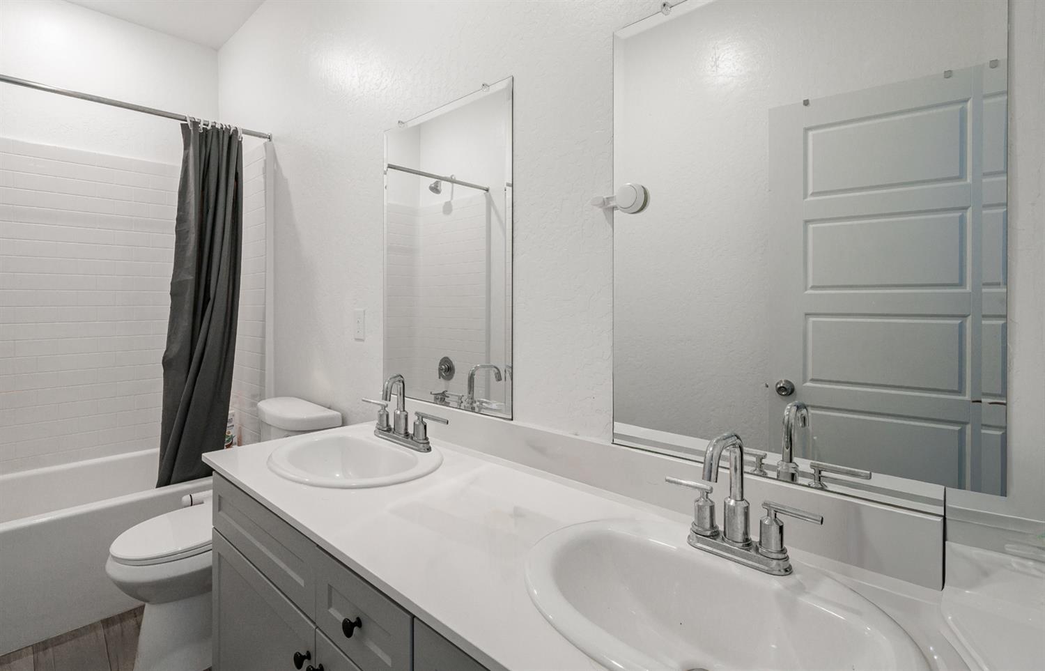 2735 N Redda Rd, Fresno, CA 93737