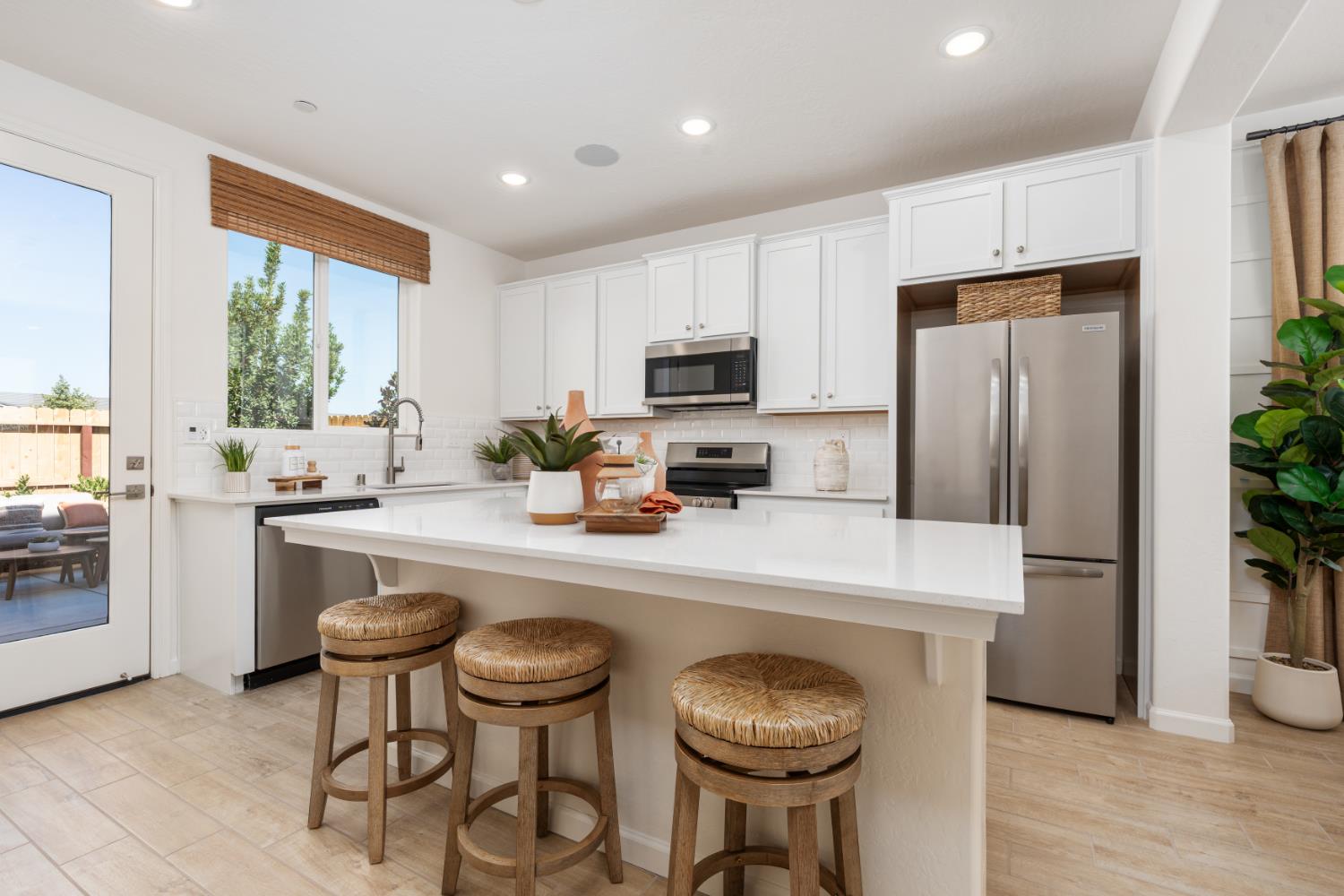 1525 Redbrick Ln, Clovis, CA 93619