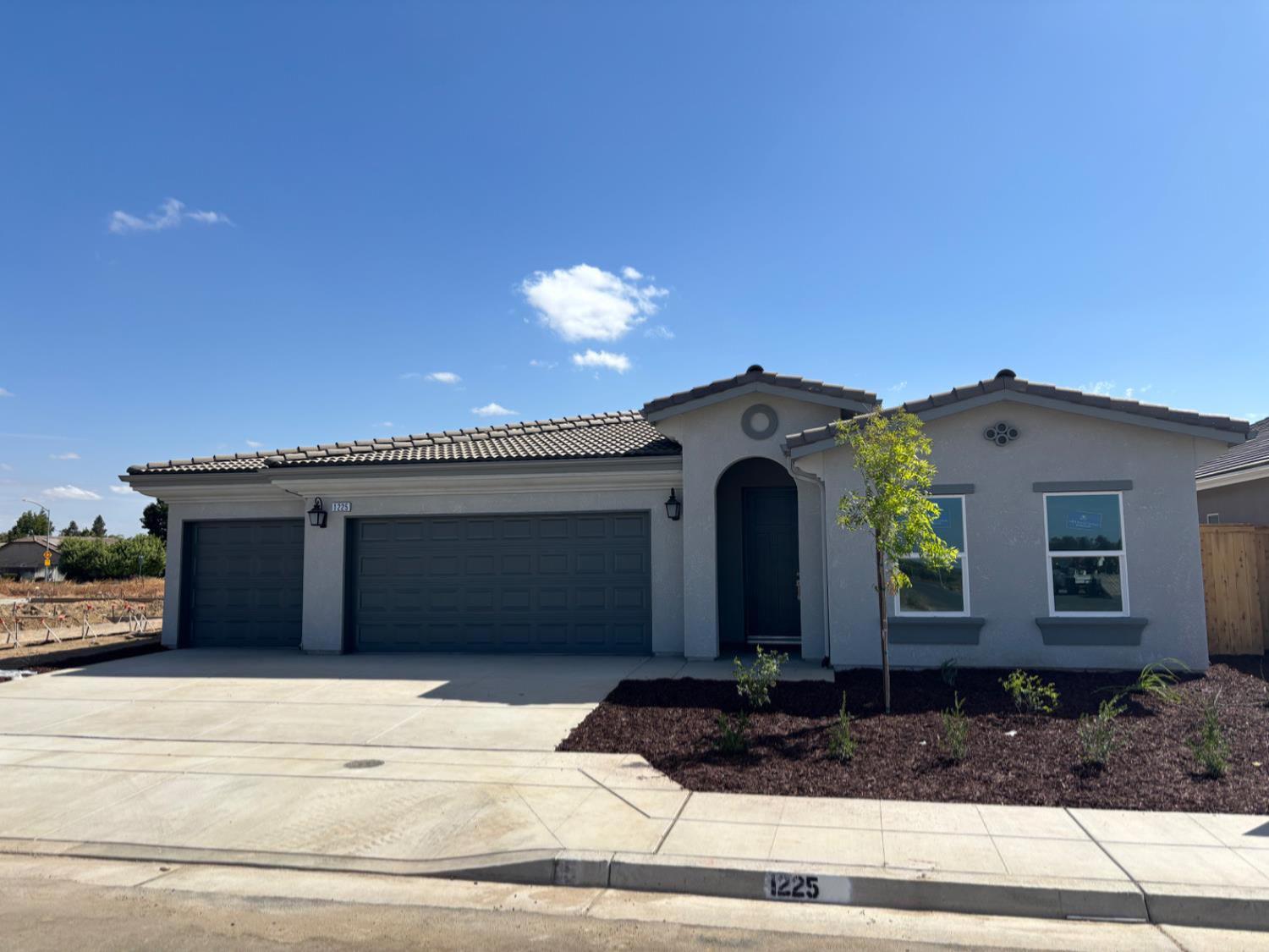 1225 Via Valencia Dr