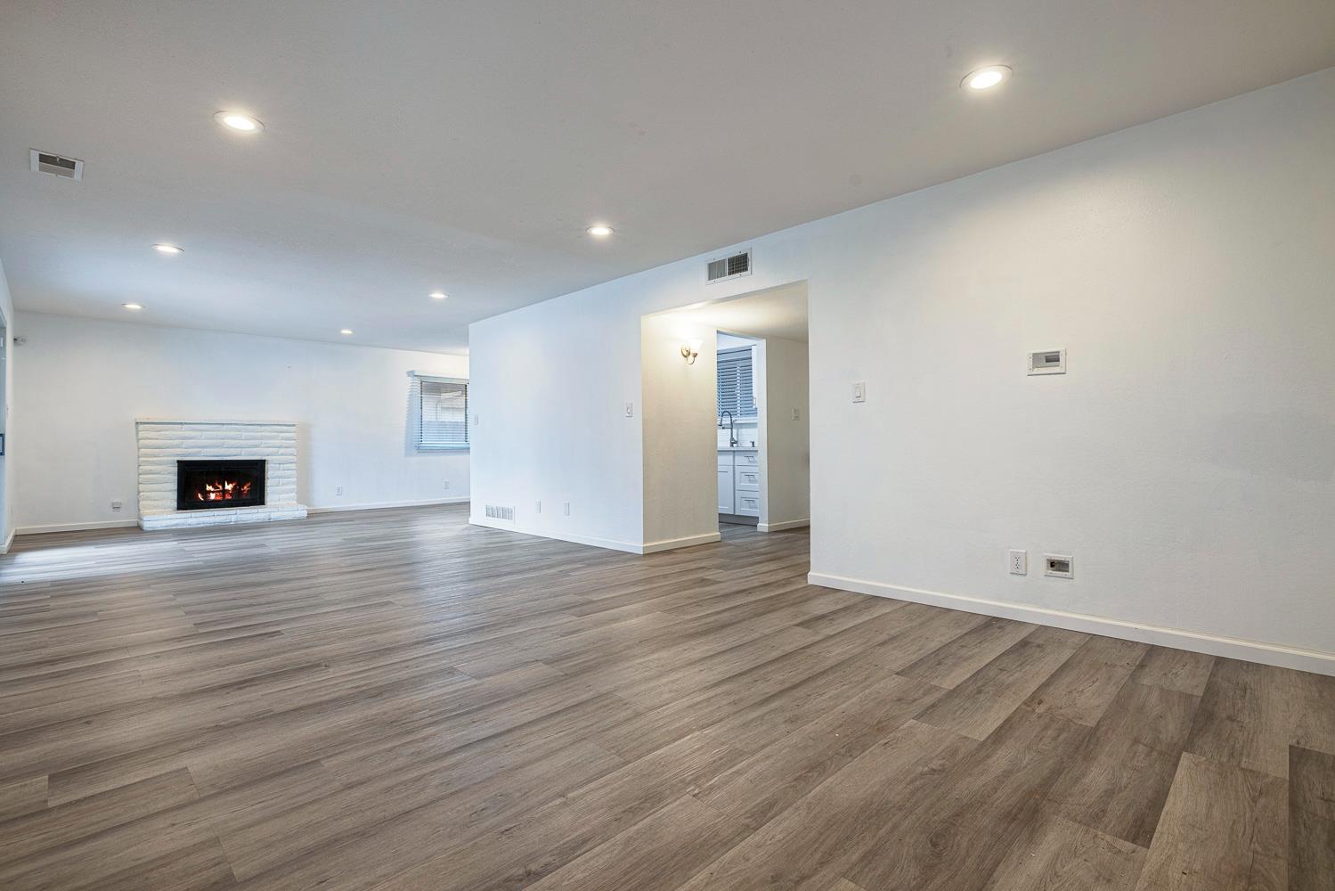 4466 N Meridian Ave, Fresno, CA 93726