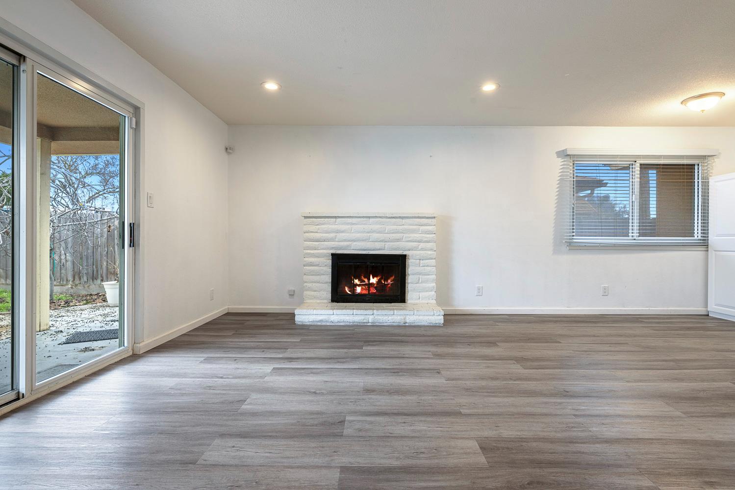 4466 N Meridian Ave, Fresno, CA 93726