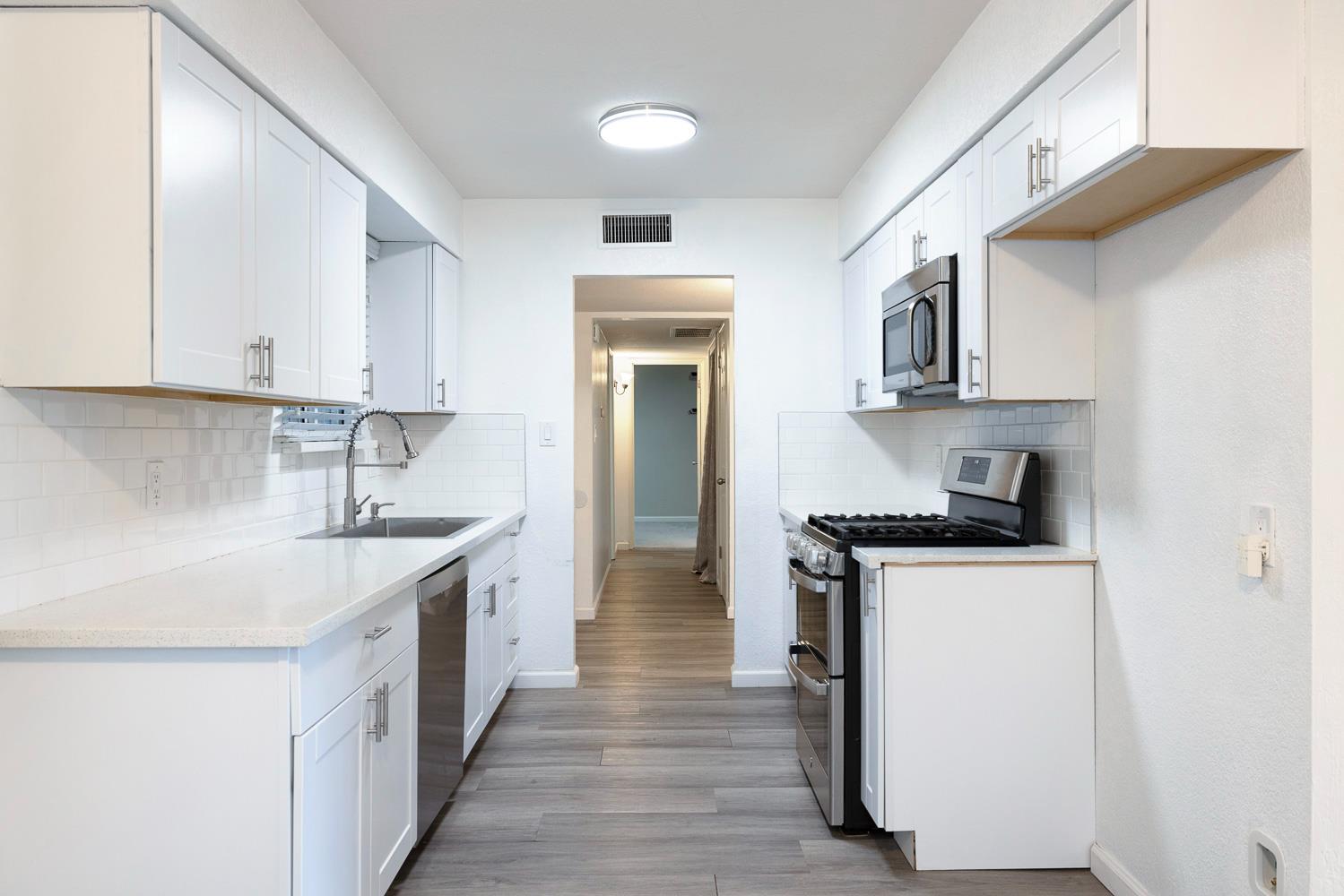 4466 N Meridian Ave, Fresno, CA 93726