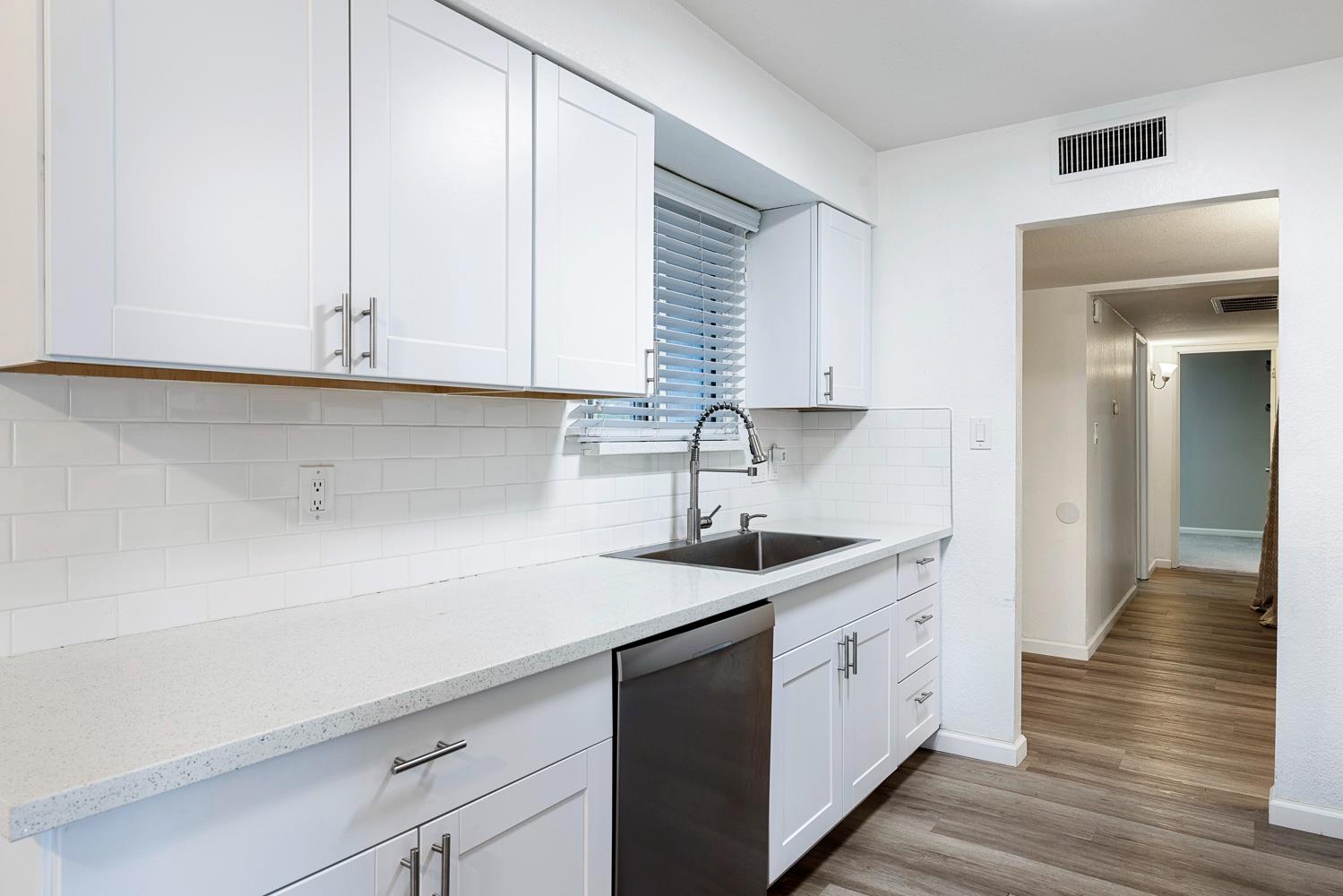 4466 N Meridian Ave, Fresno, CA 93726