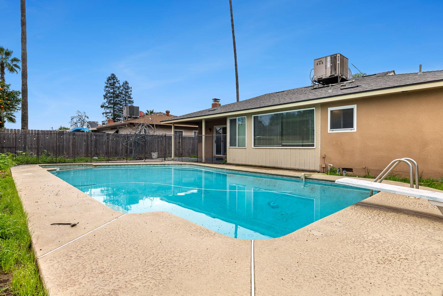 4466 N Meridian Ave, Fresno, CA 93726