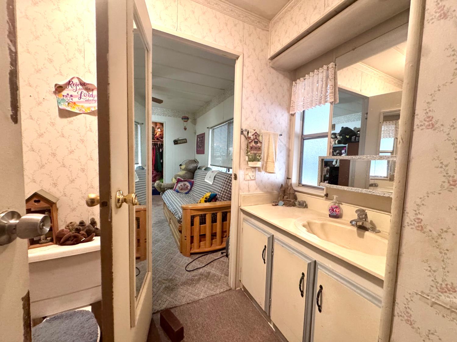 1218 E Cleveland Ave #152, Madera, CA 93638
