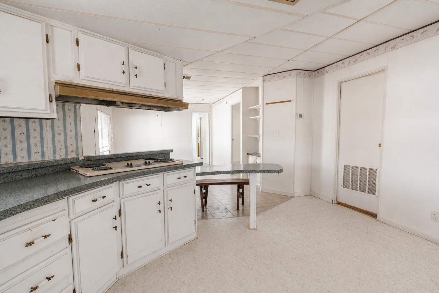 1218 E Cleveland Ave #152, Madera, CA 93638