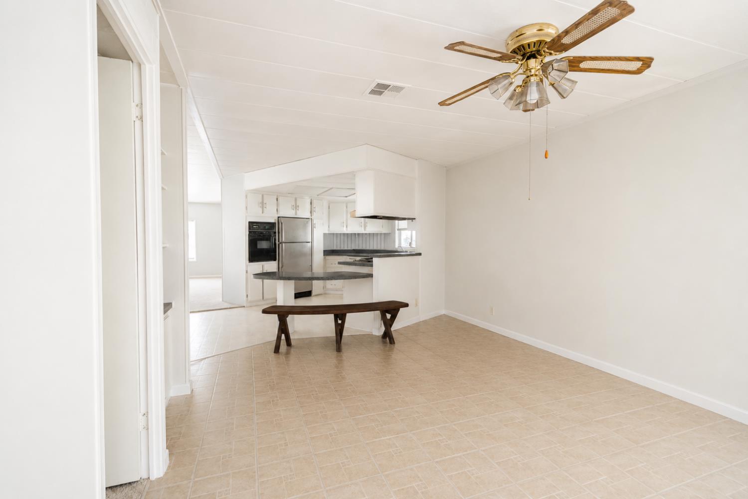 1218 E Cleveland Ave #152, Madera, CA 93638