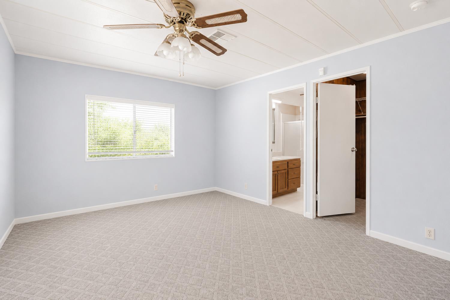 1218 E Cleveland Ave #152, Madera, CA 93638