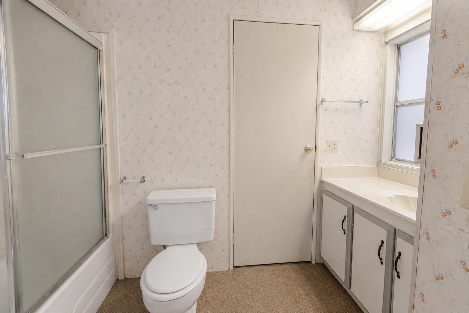 1218 E Cleveland Ave #152, Madera, CA 93638