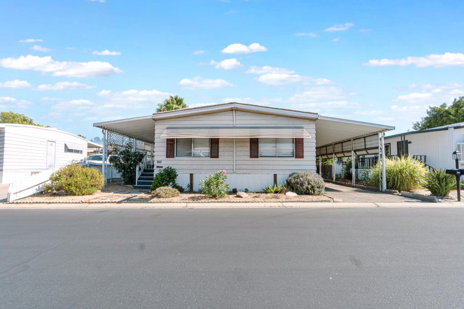 1218 E Cleveland Ave #152, Madera, CA 93638