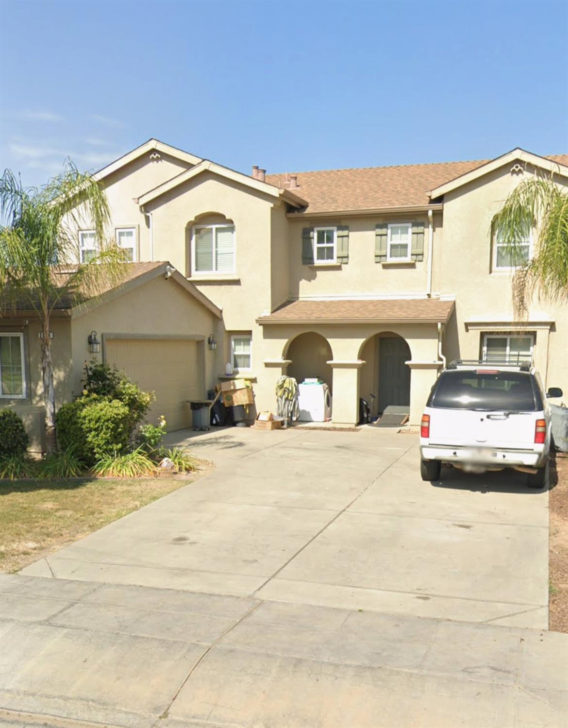 2111 N Forestiere Ave