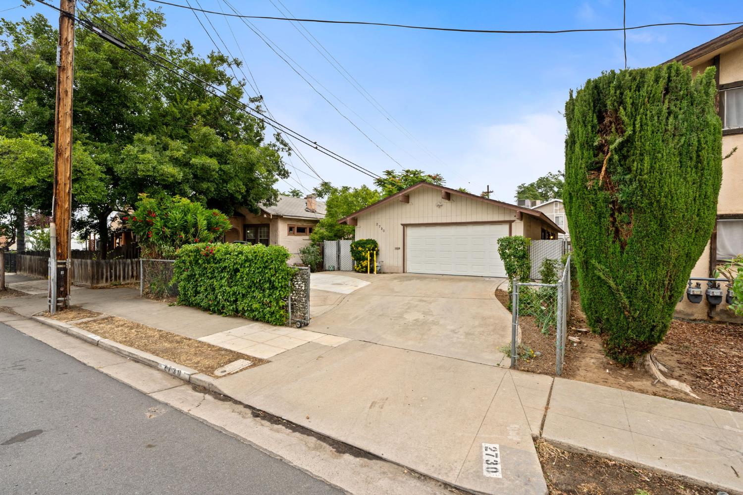 2730 N Wishon Ave, Fresno, CA 93704