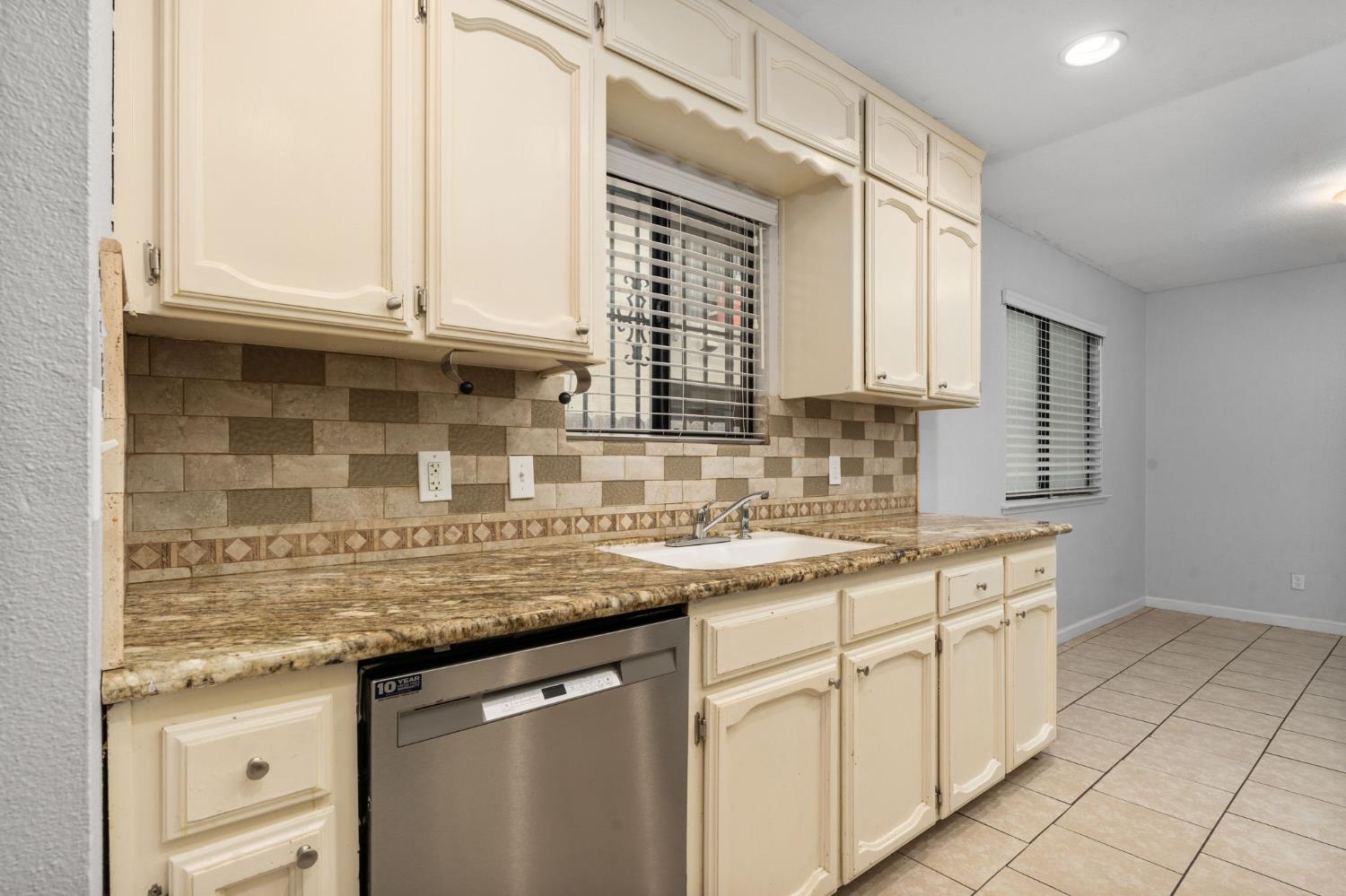 2730 N Wishon Ave, Fresno, CA 93704