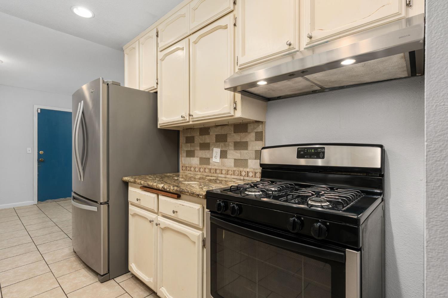 2730 N Wishon Ave, Fresno, CA 93704
