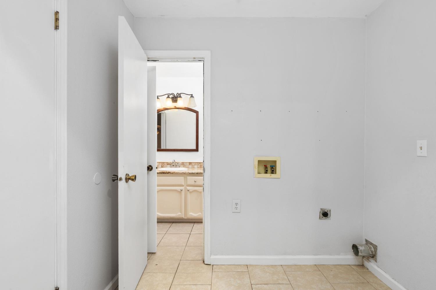 2730 N Wishon Ave, Fresno, CA 93704