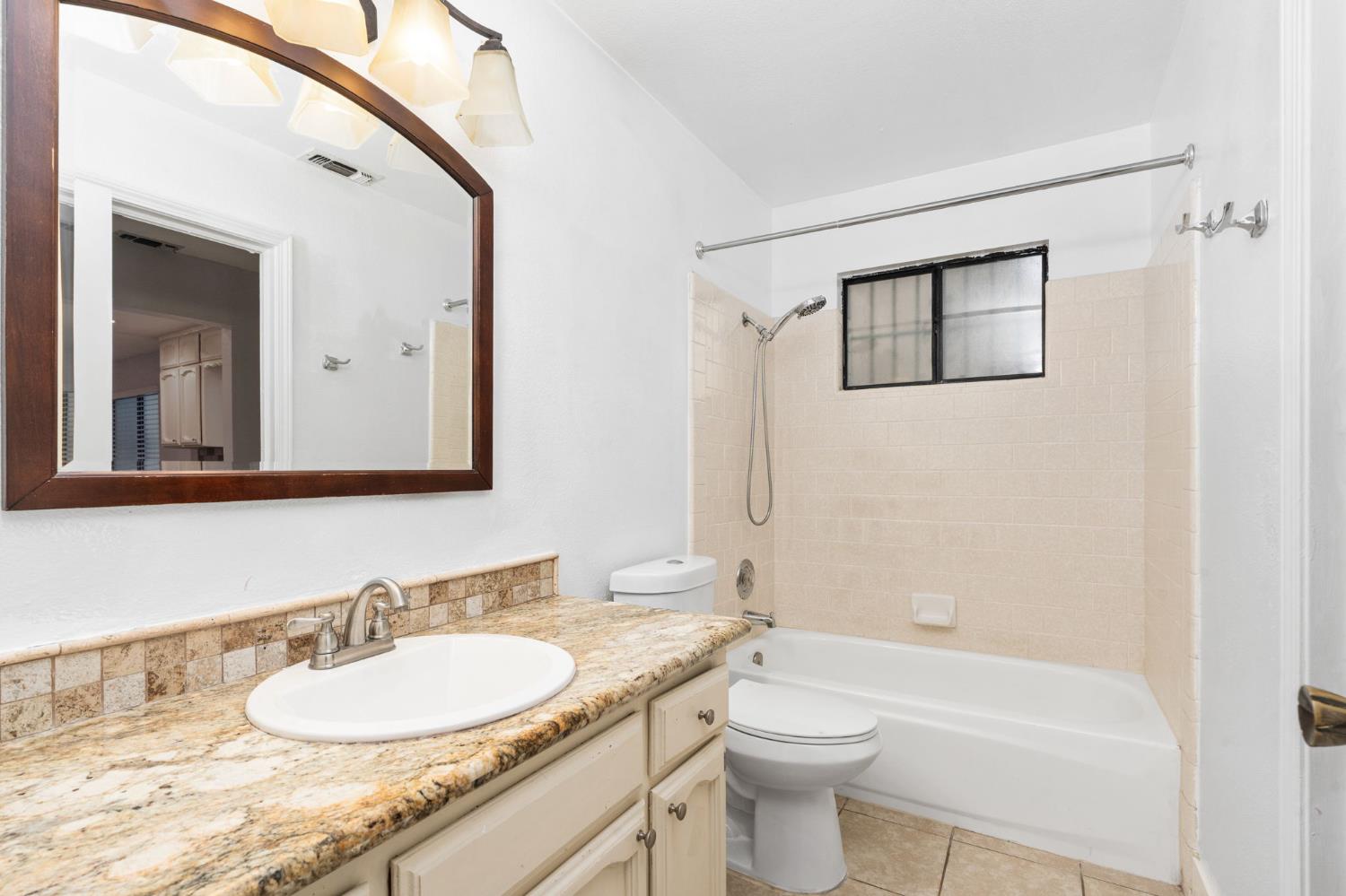 2730 N Wishon Ave, Fresno, CA 93704