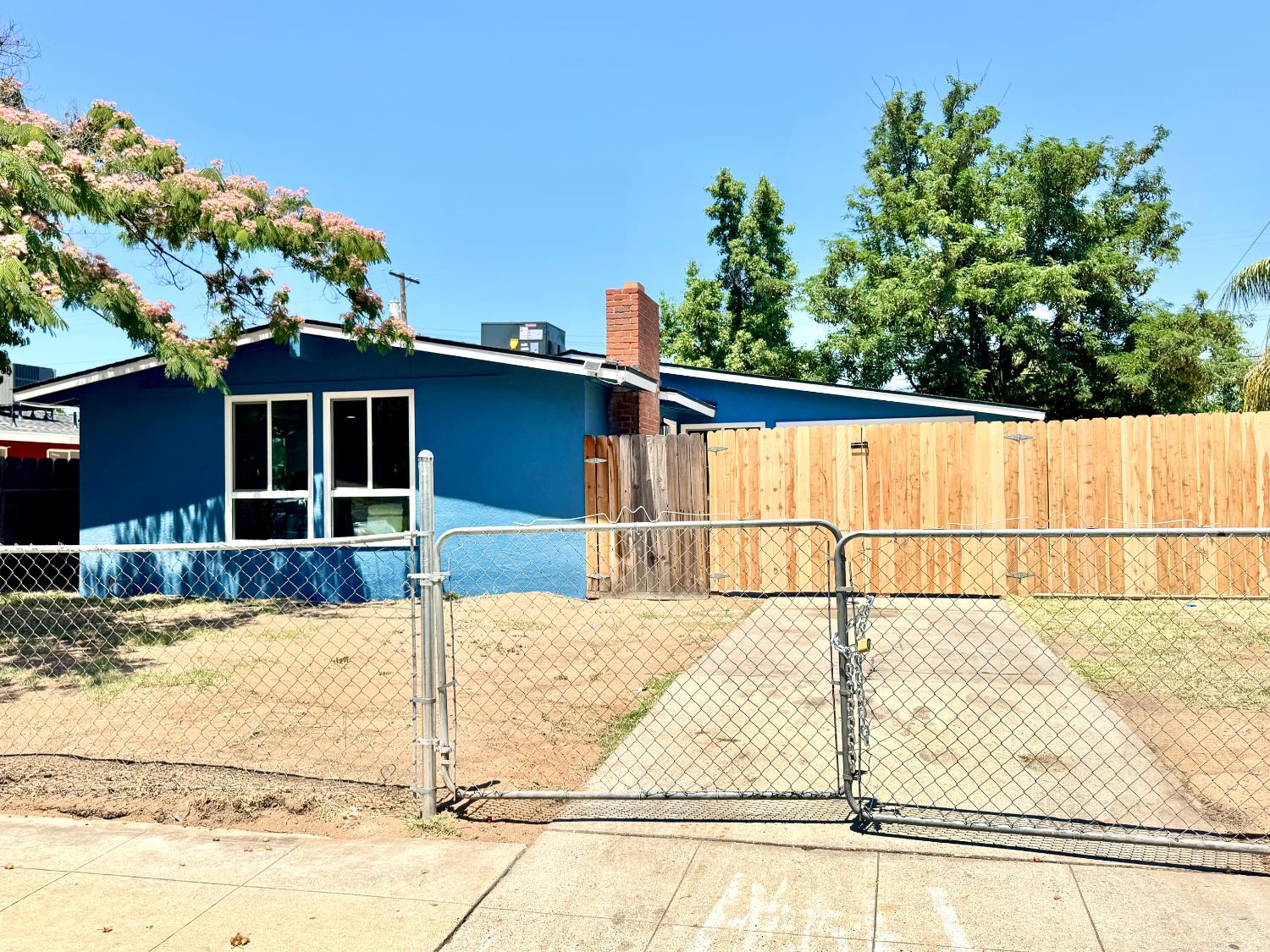 4777 E Butler Ave